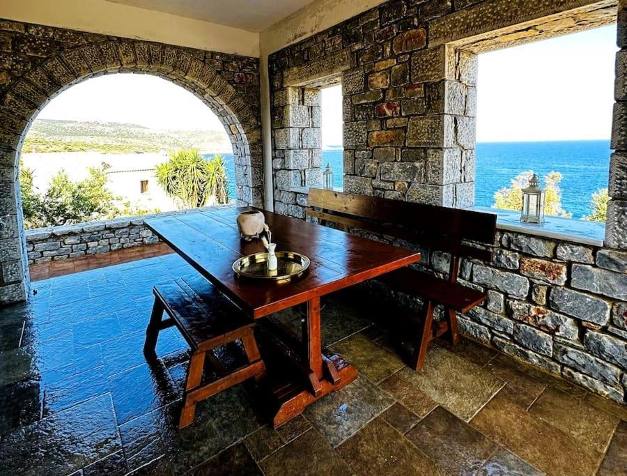 Cozy Cliff Tower W/ Breathtaking Sea Views Villa Agios Georgios Minas Eksteriør billede